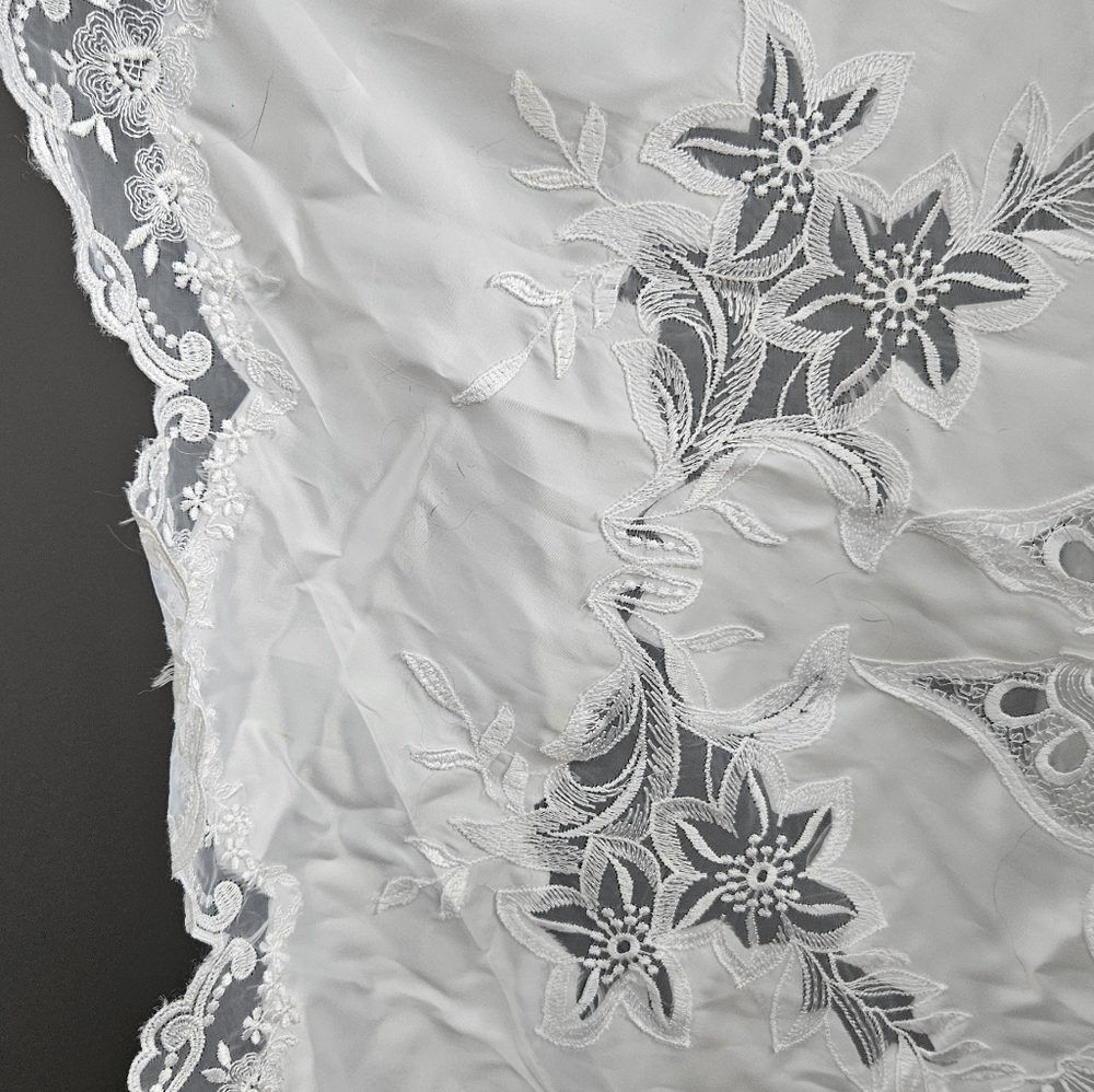 1990's wedding gown.Stunning - Picture 7 of 15